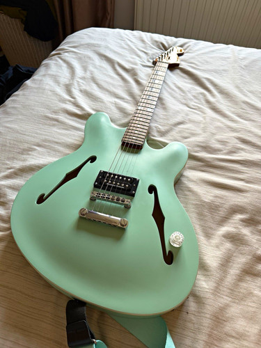 Fender starcaster tom delonge - fender,